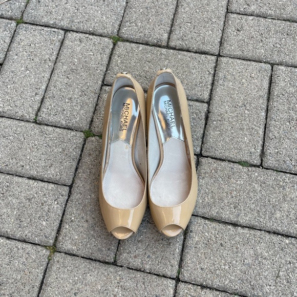 Michael Kors Nude Tan Heels - Picture 3 of 10